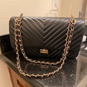 Chevron quilted Black Handbag/crossbody bag